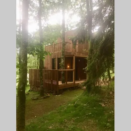 Adorable Cabane Dans Un Espace Boise Saint-Junien Exterior photo