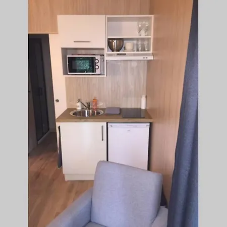 Adorable Cabane Dans Un Espace Boise Saint-Junien Exterior photo