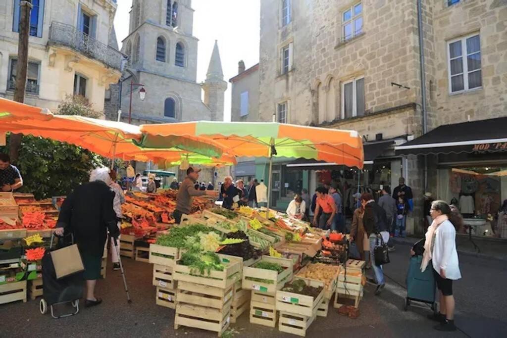 Adorable Dans Un Espace Boise