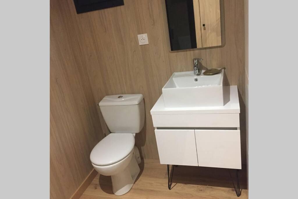 Holiday home Adorable Dans Un Espace Boise Saint-Junien
